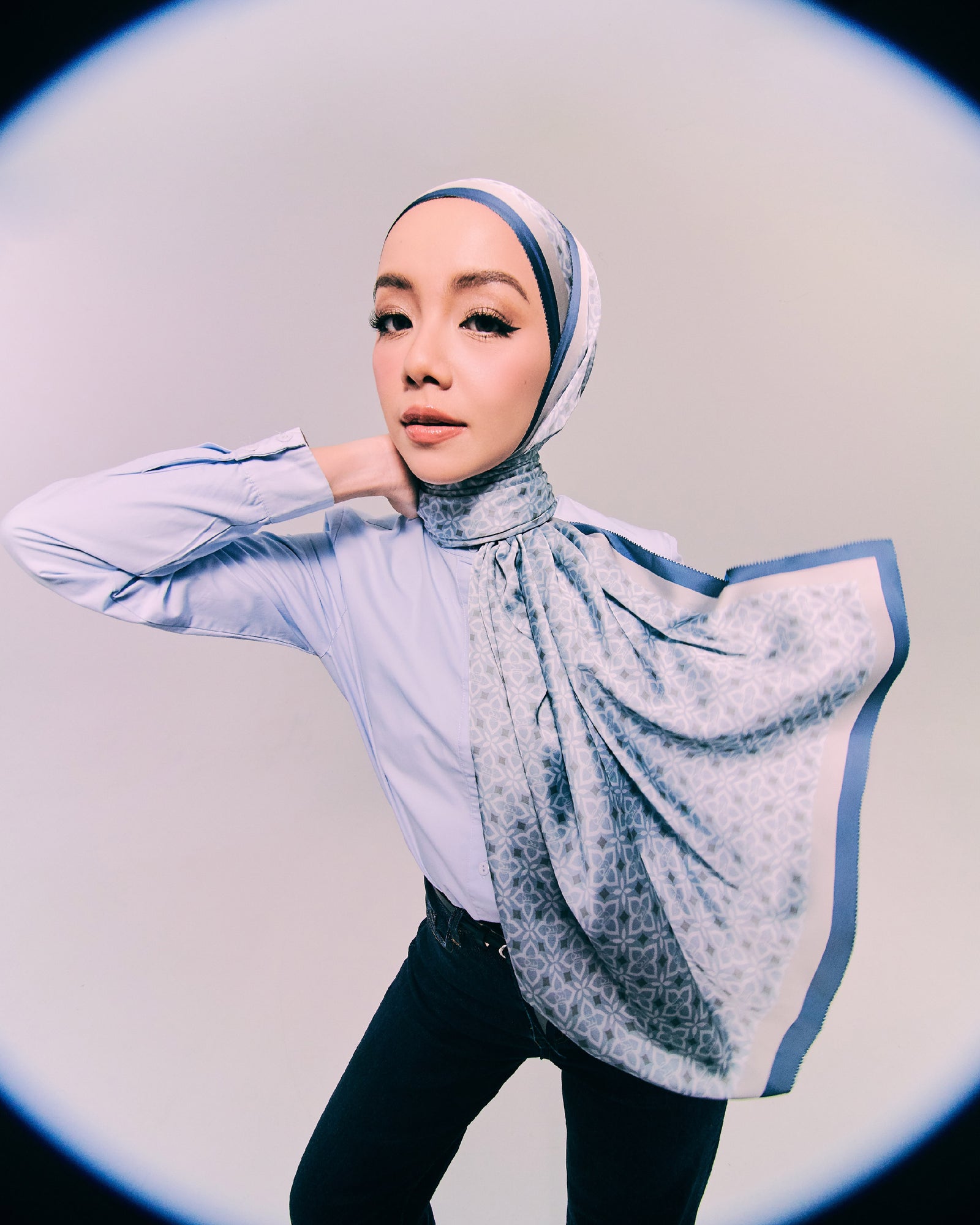 Clover Satin Shawl - Blueberry