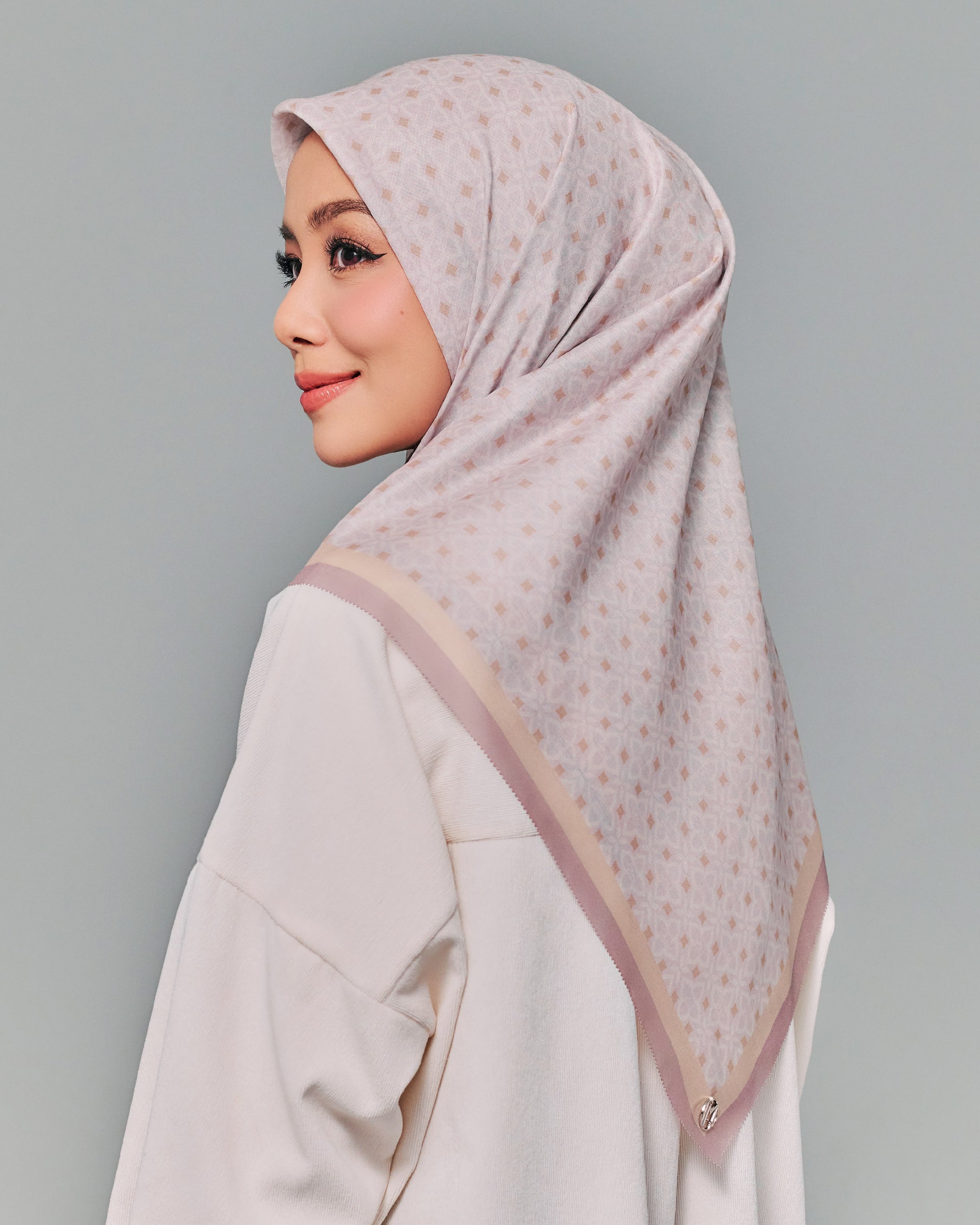 Clover Satin Shawl - Dusty Pink