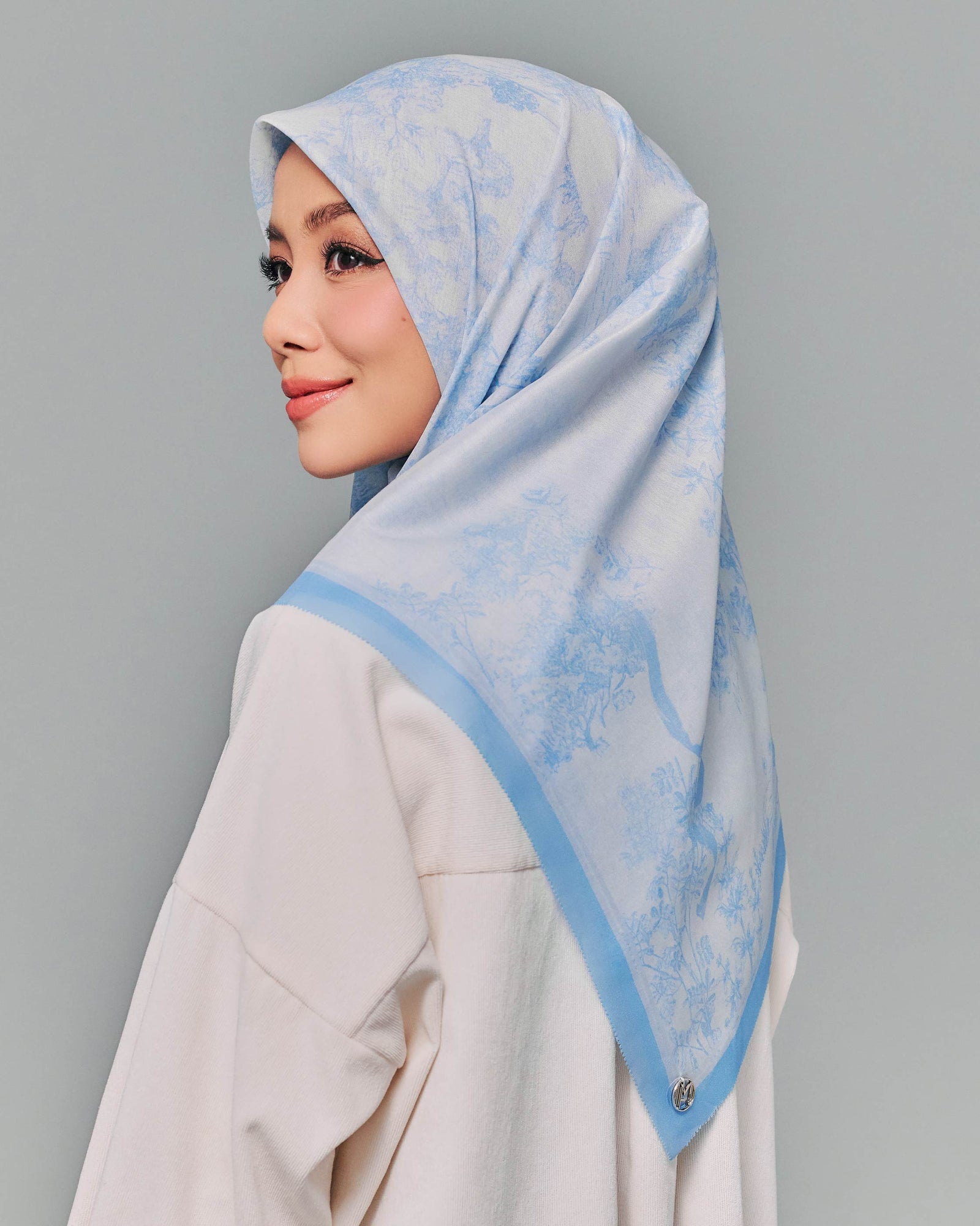 Enchanted Forest Square - Forget-me-not