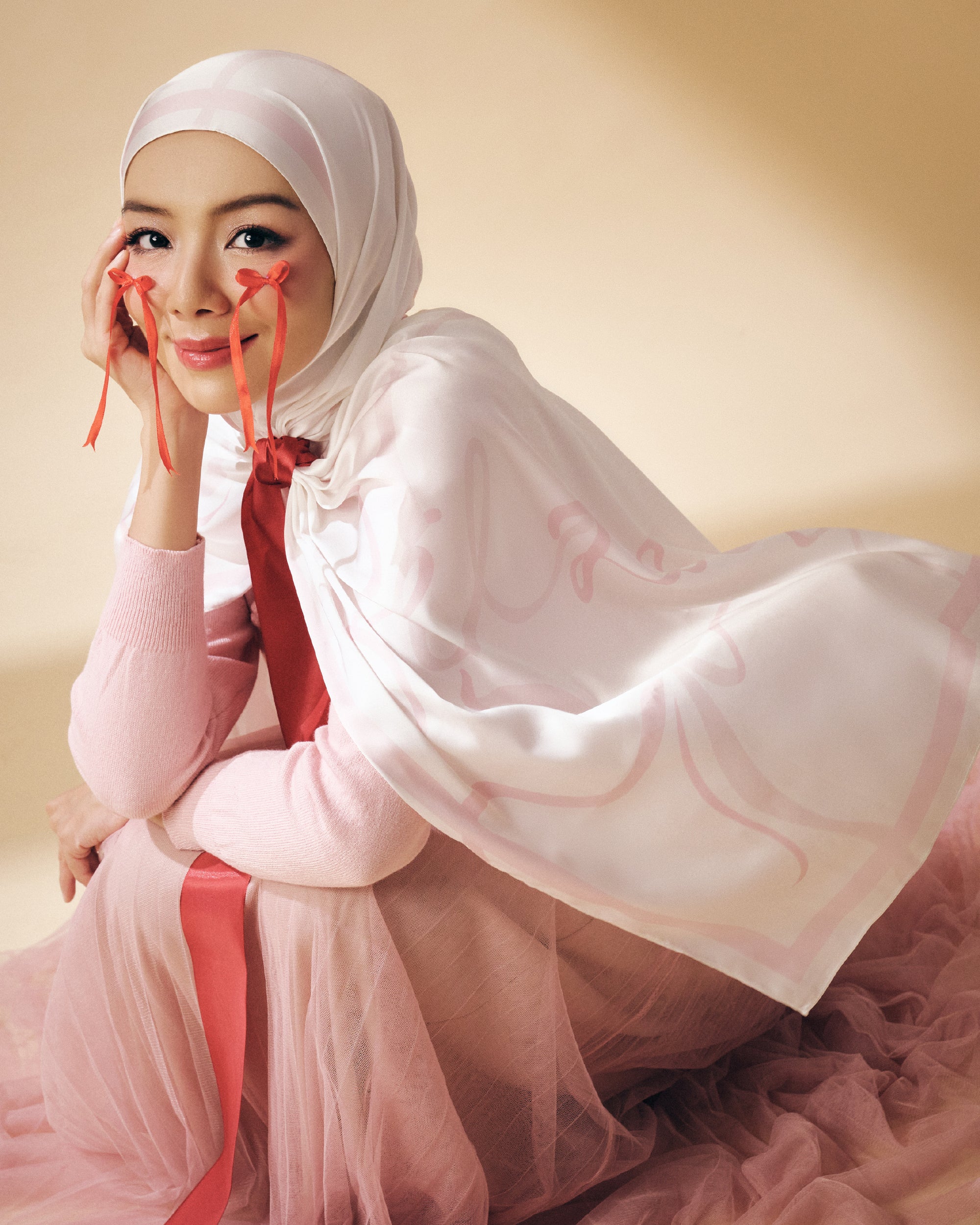 Petite Bow Satin Square - Baby Pink