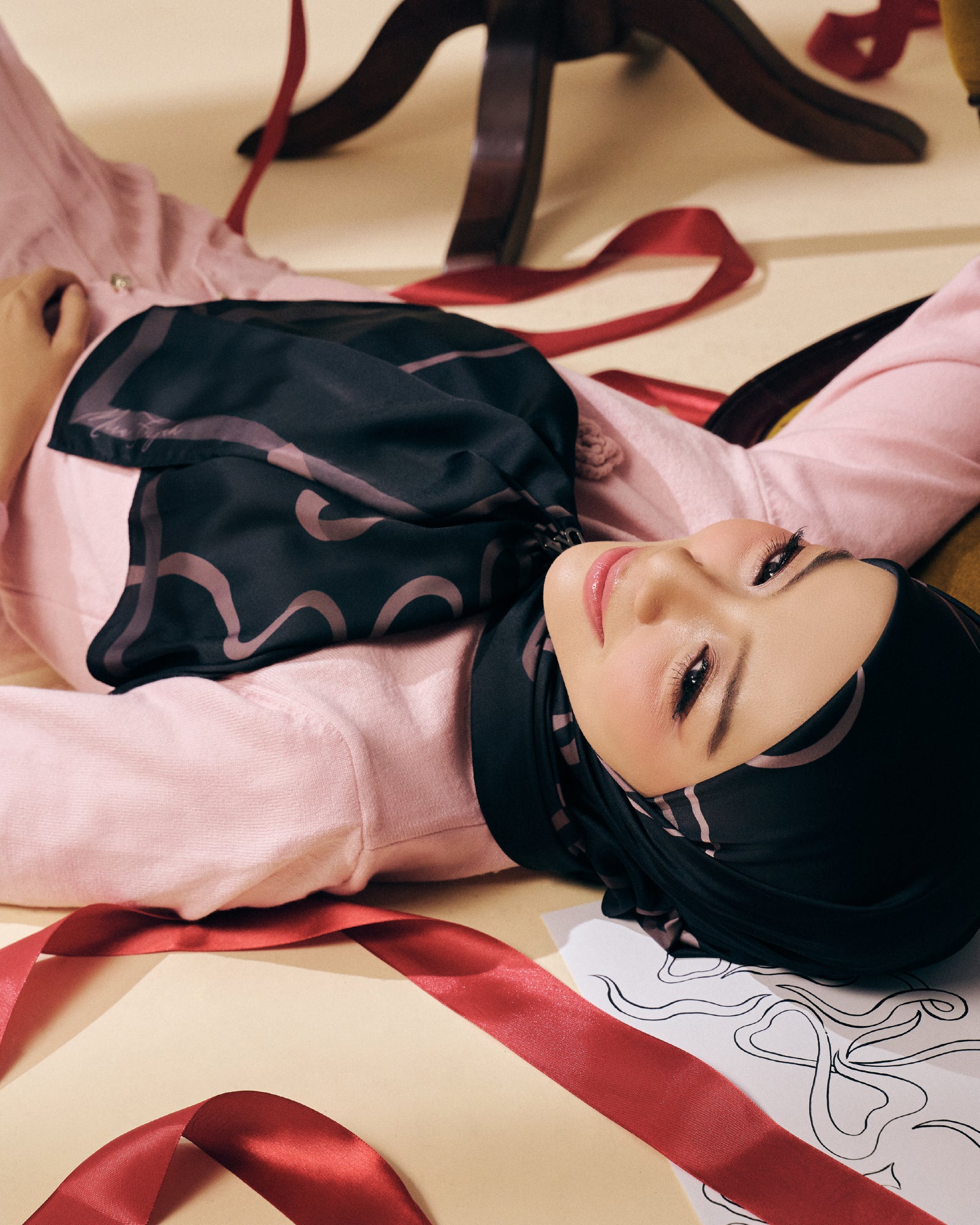 Petite Bow Satin Square - Black