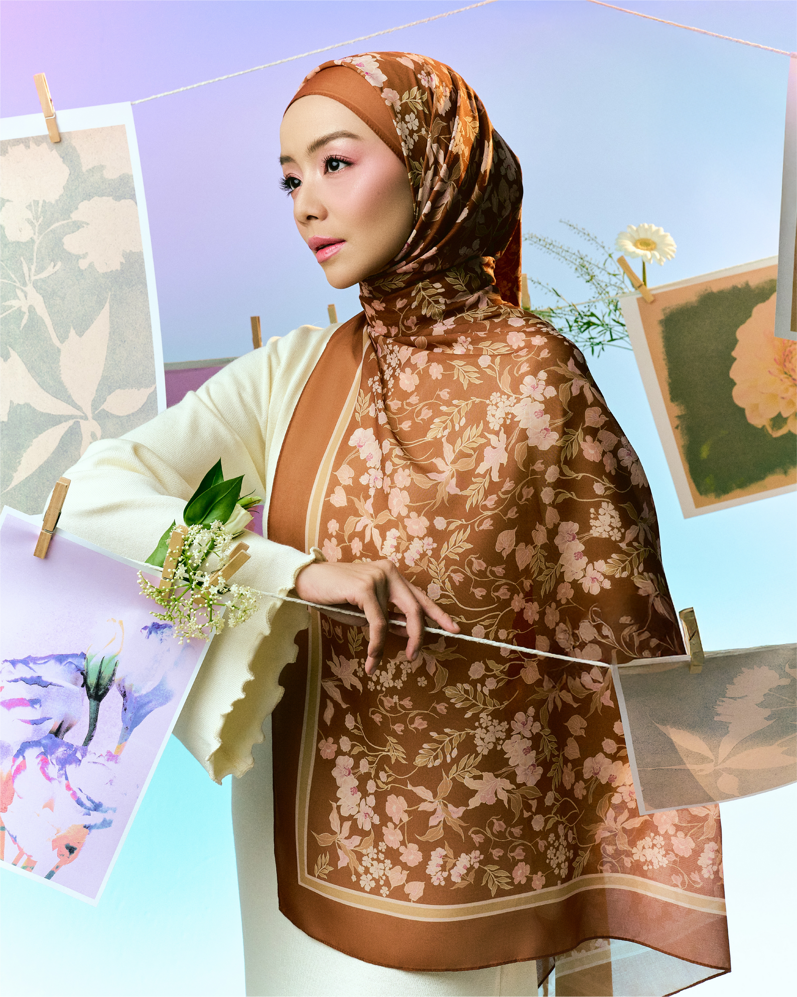 Blooming Belle Square - Brown