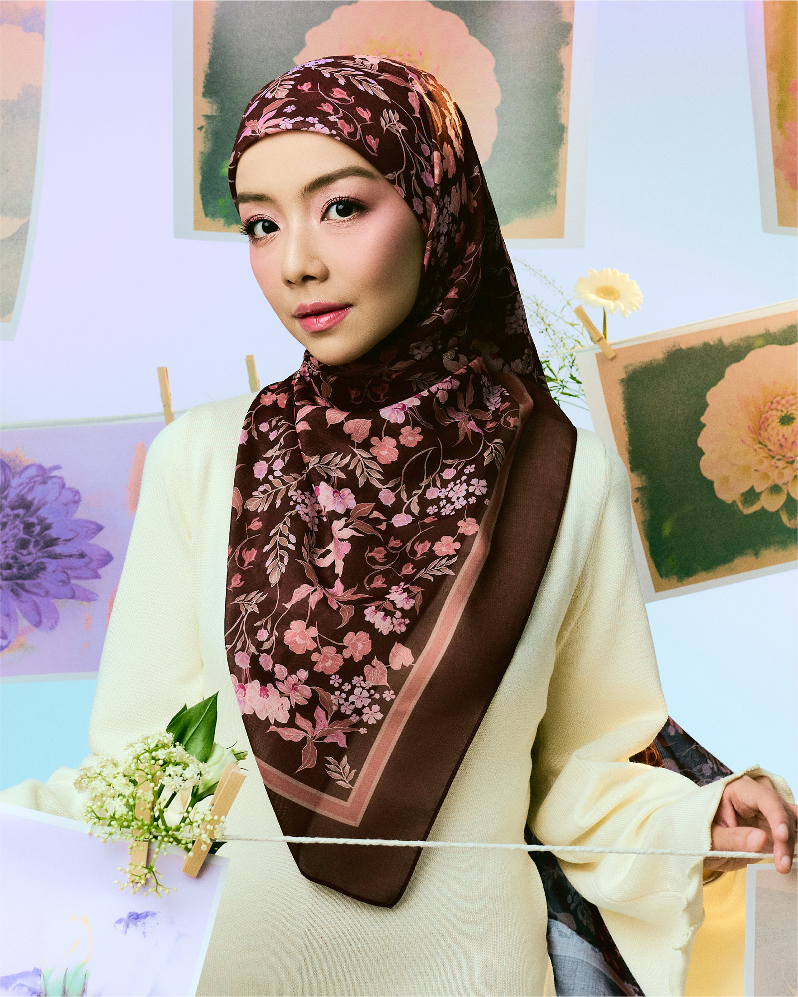 Blooming Belle Square - Burgundy