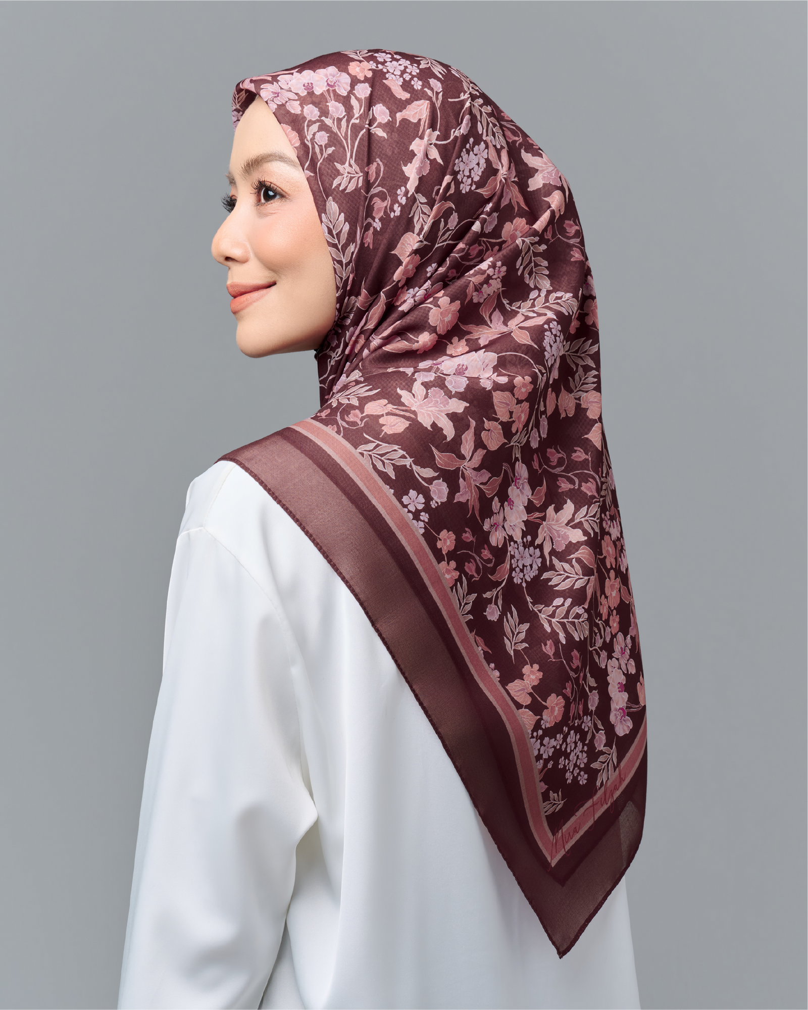 Blooming Belle Square - Burgundy