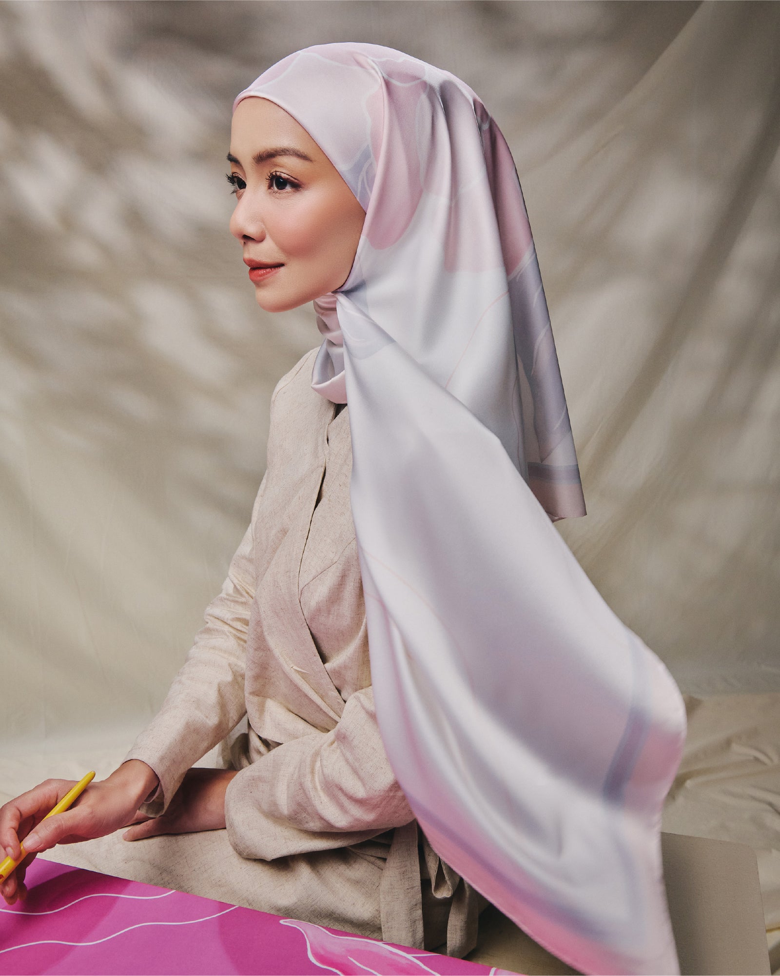 Canting Square - White