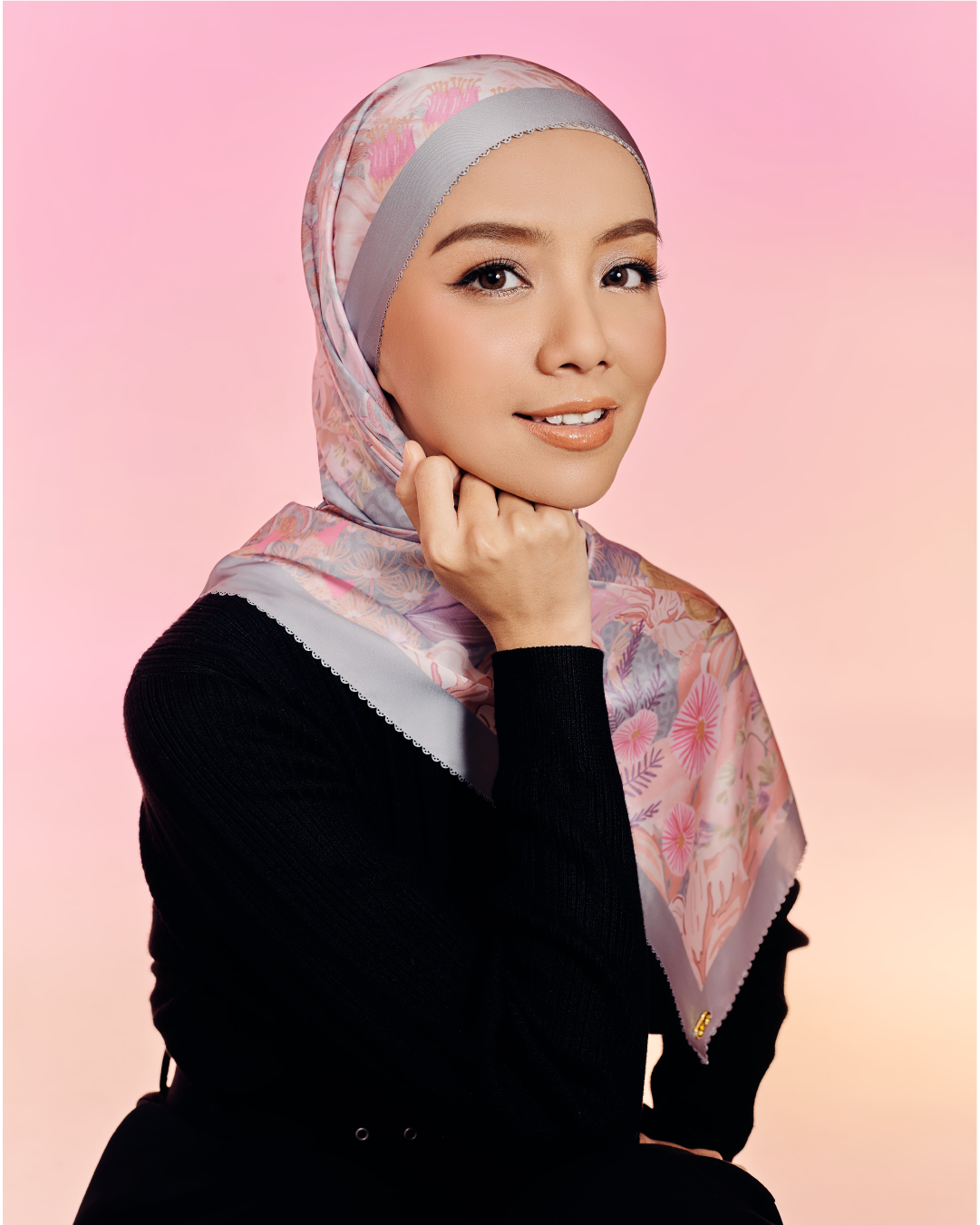 The Gardenia Satin Shawl - Freesia