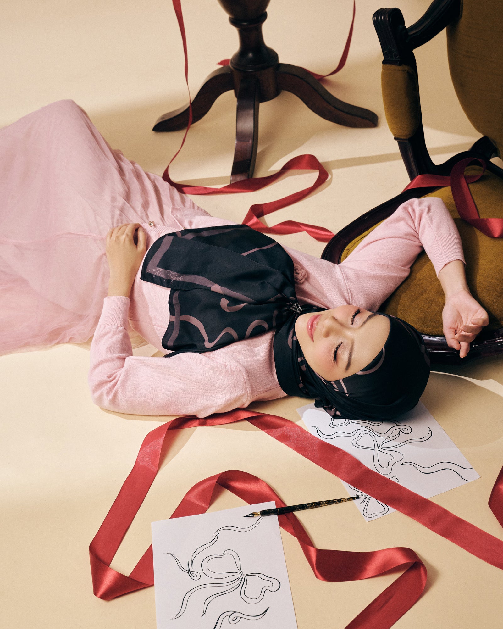 Petite Bow Satin Shawl - Black