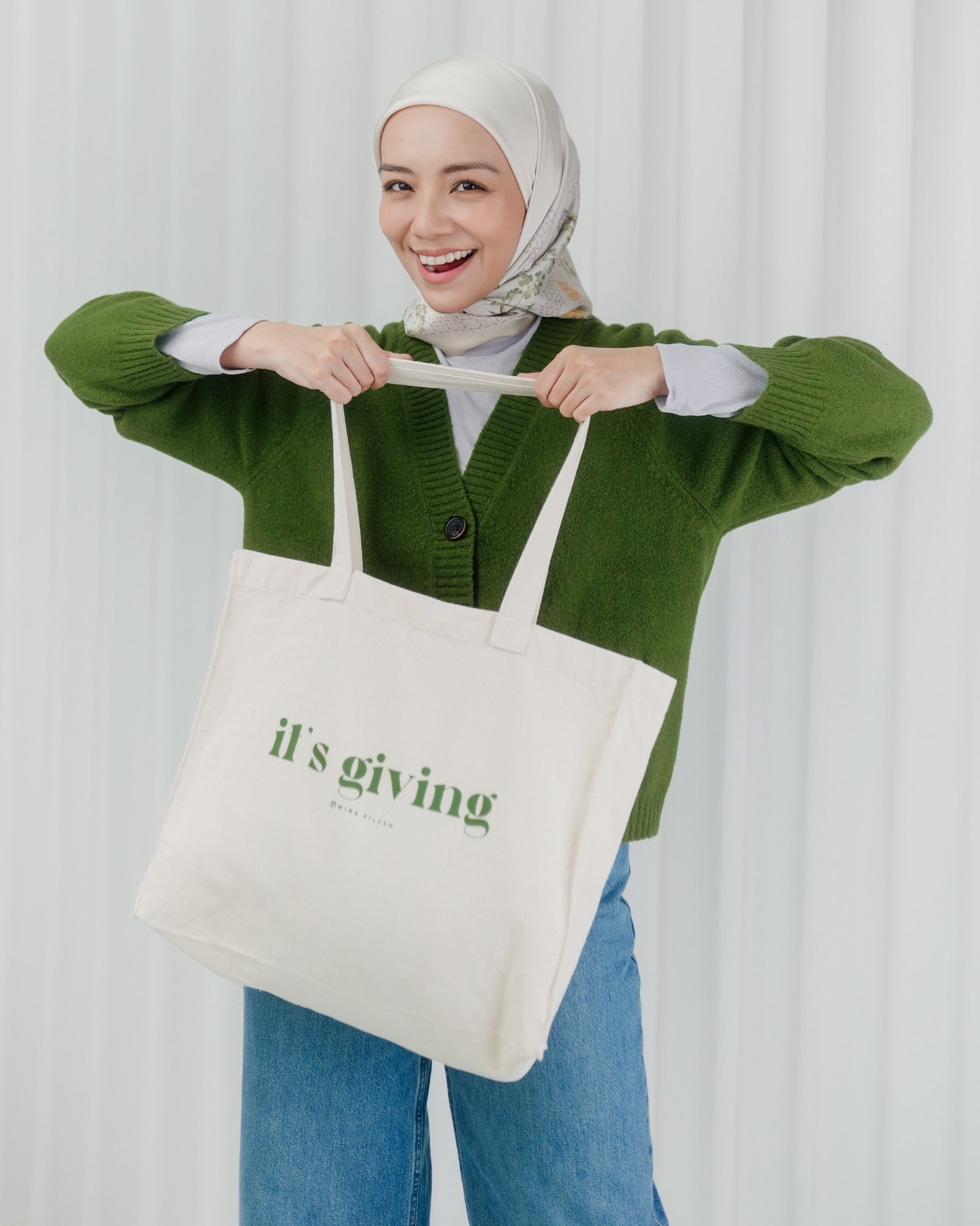 It's Giving Tote Bag