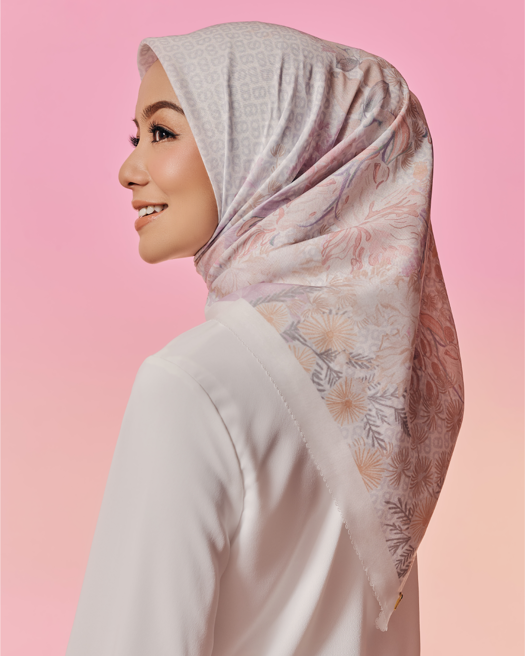 The Gardenia Square - Lily