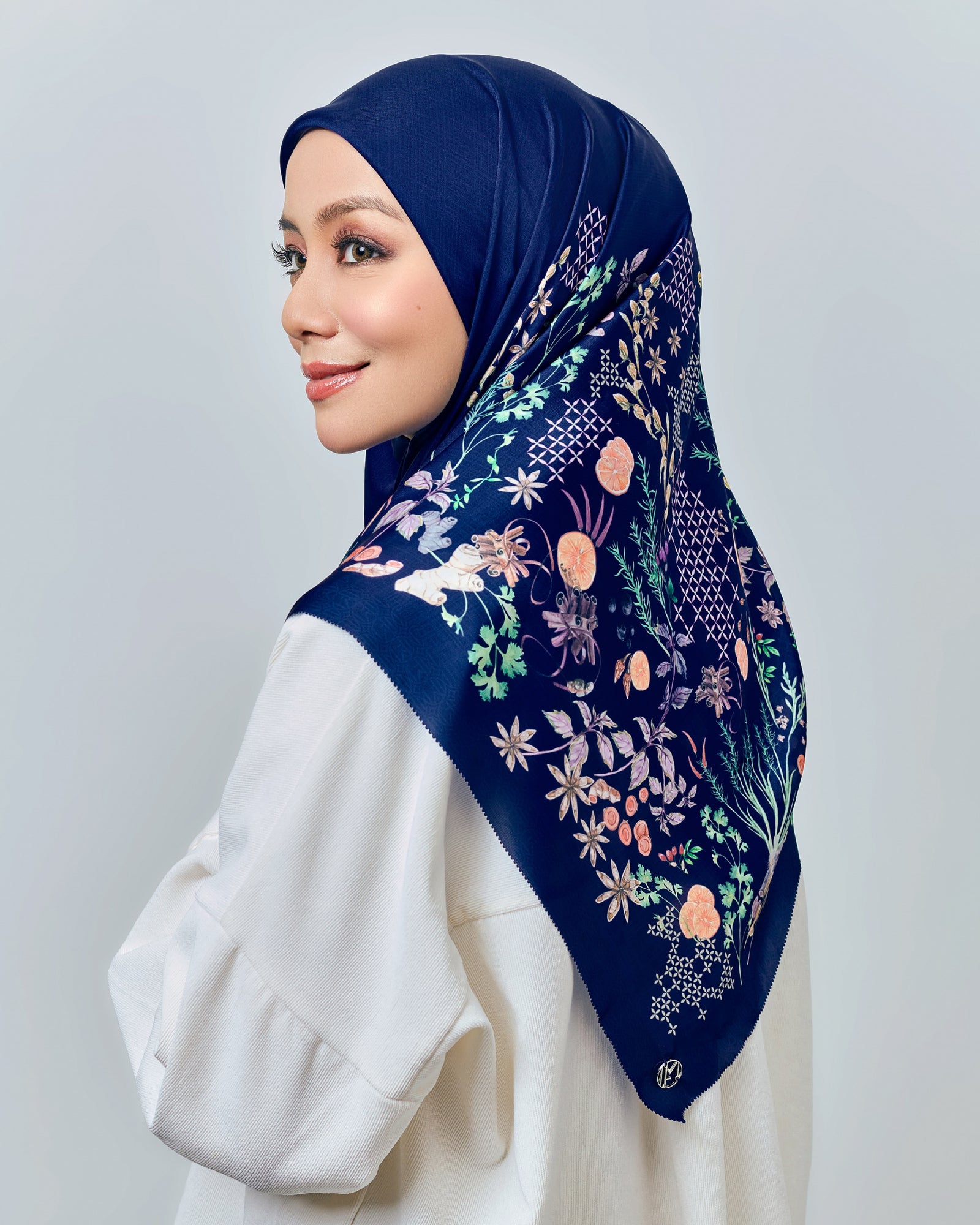 The Entrée Satin Square - Butterfly Pea