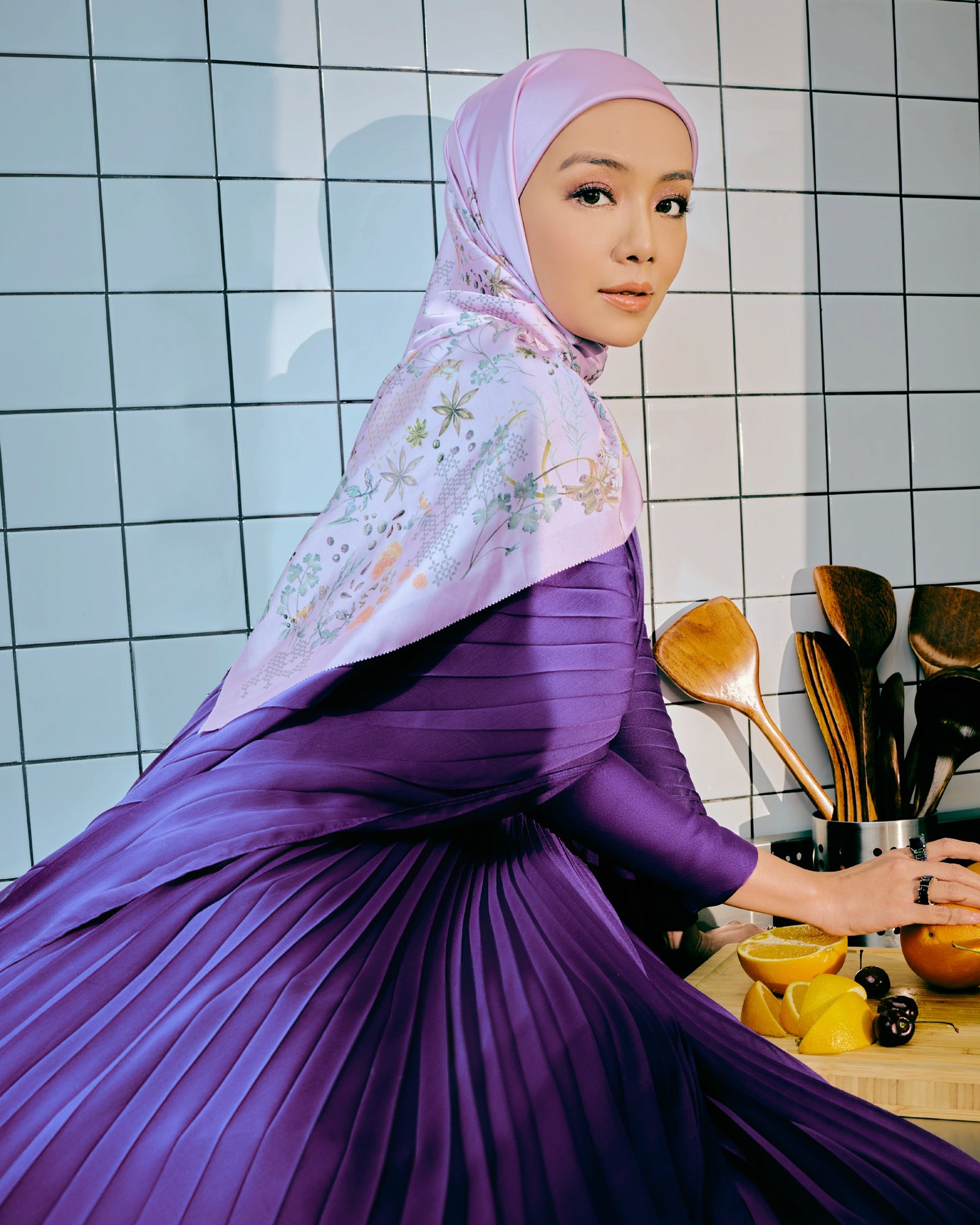 The Entrée Satin Square - Ginger Flower