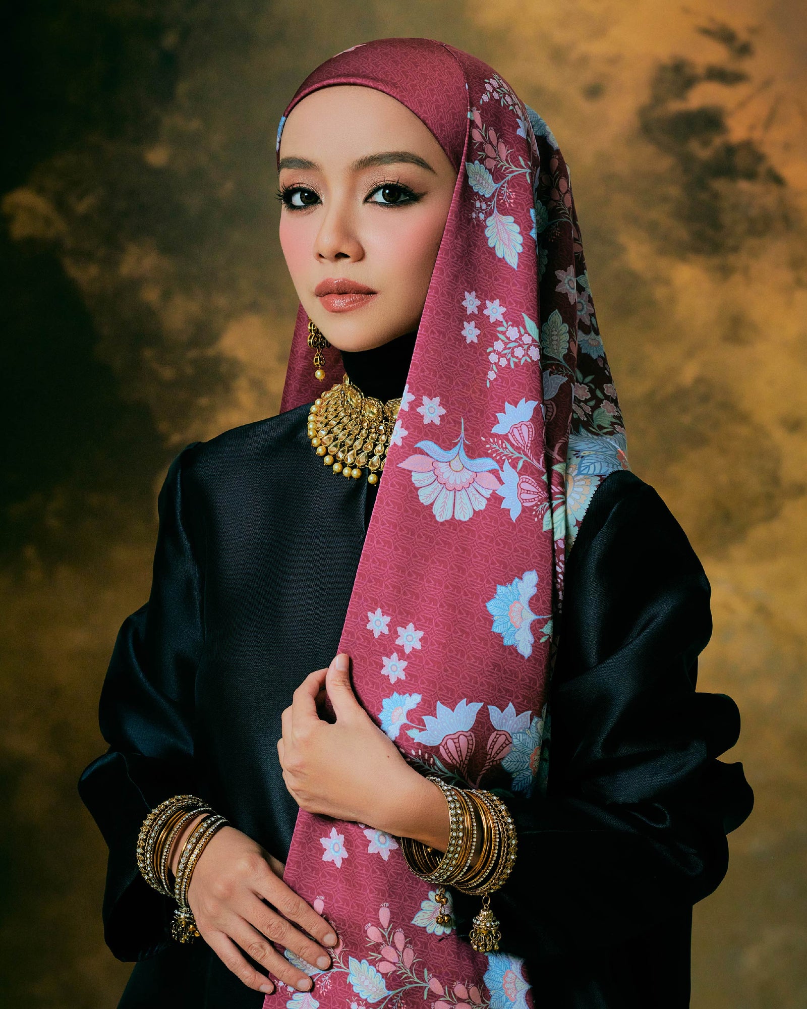 Mastani Satin Square - Red Rose