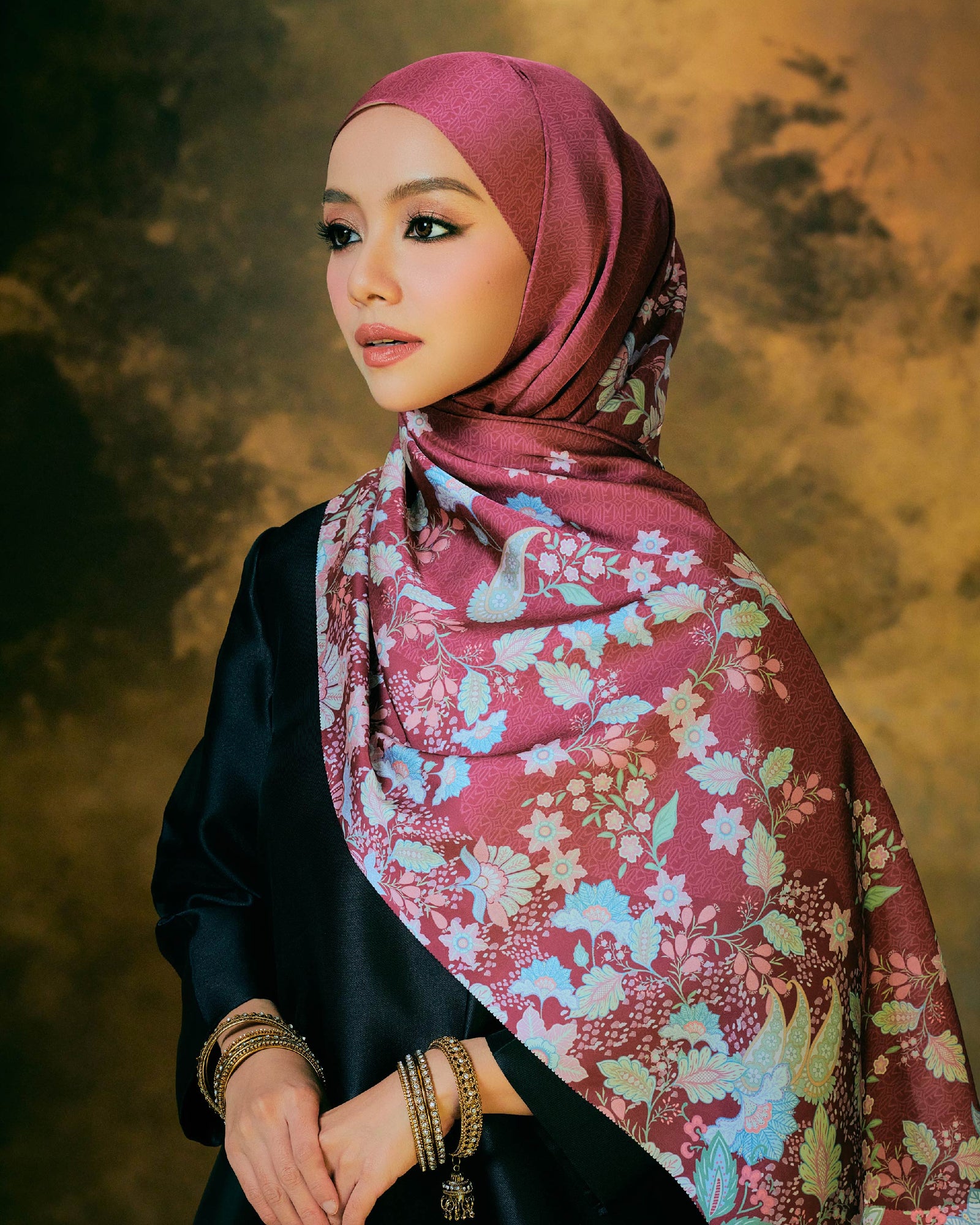 Mastani Satin Shawl - Red Rose