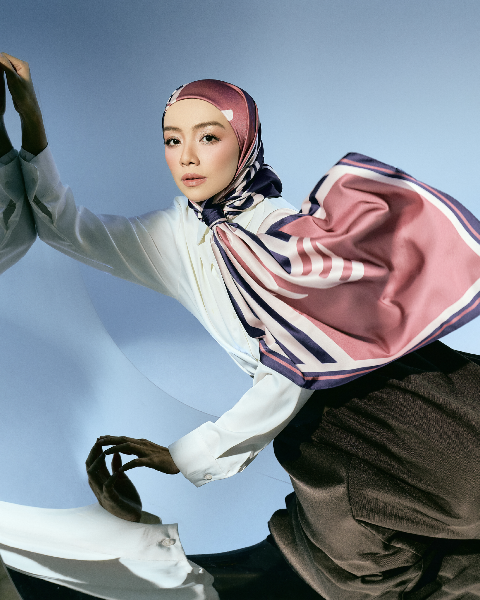 Linéa Satin Square - Navy Blue