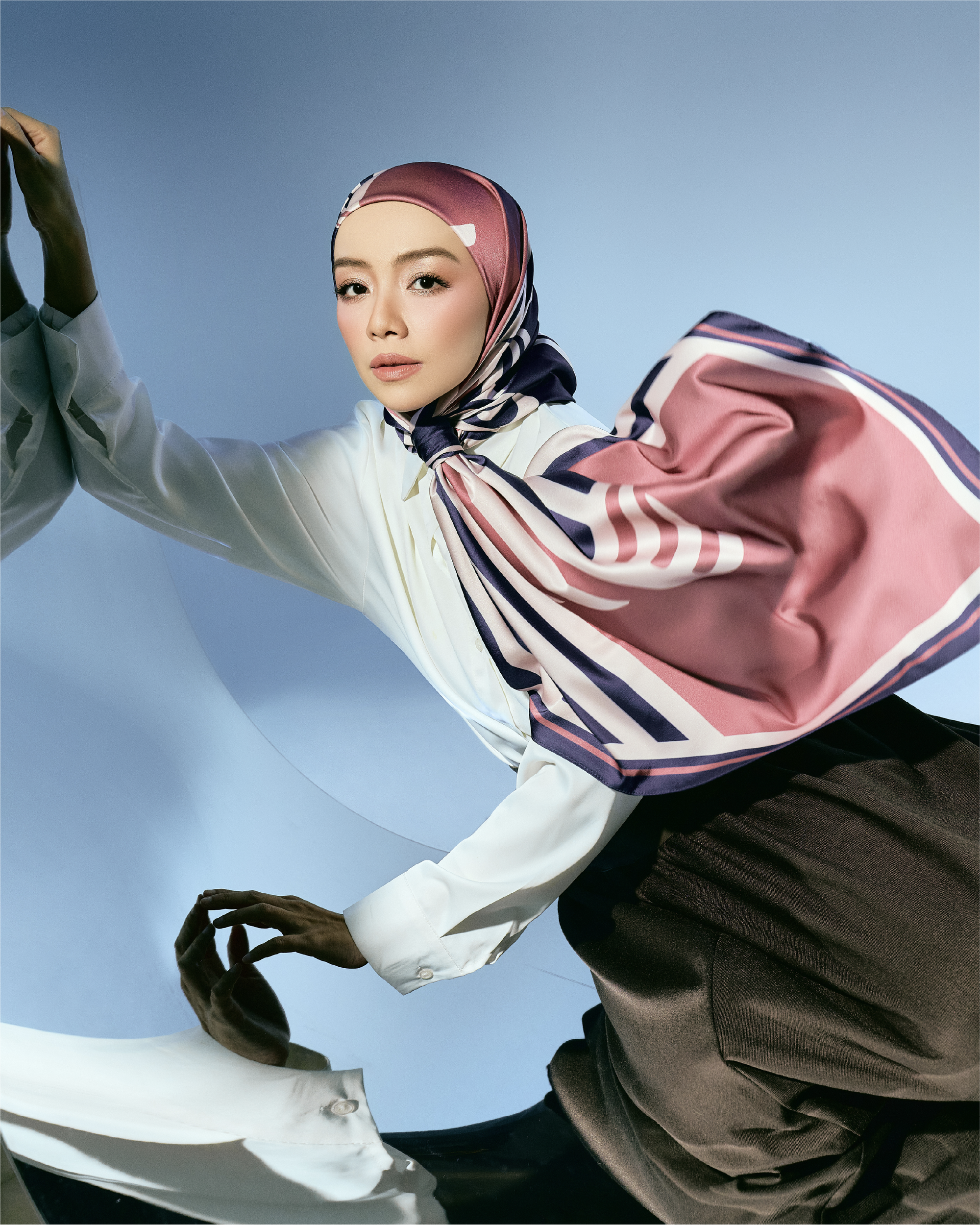 Linéa Satin Square - Navy Blue