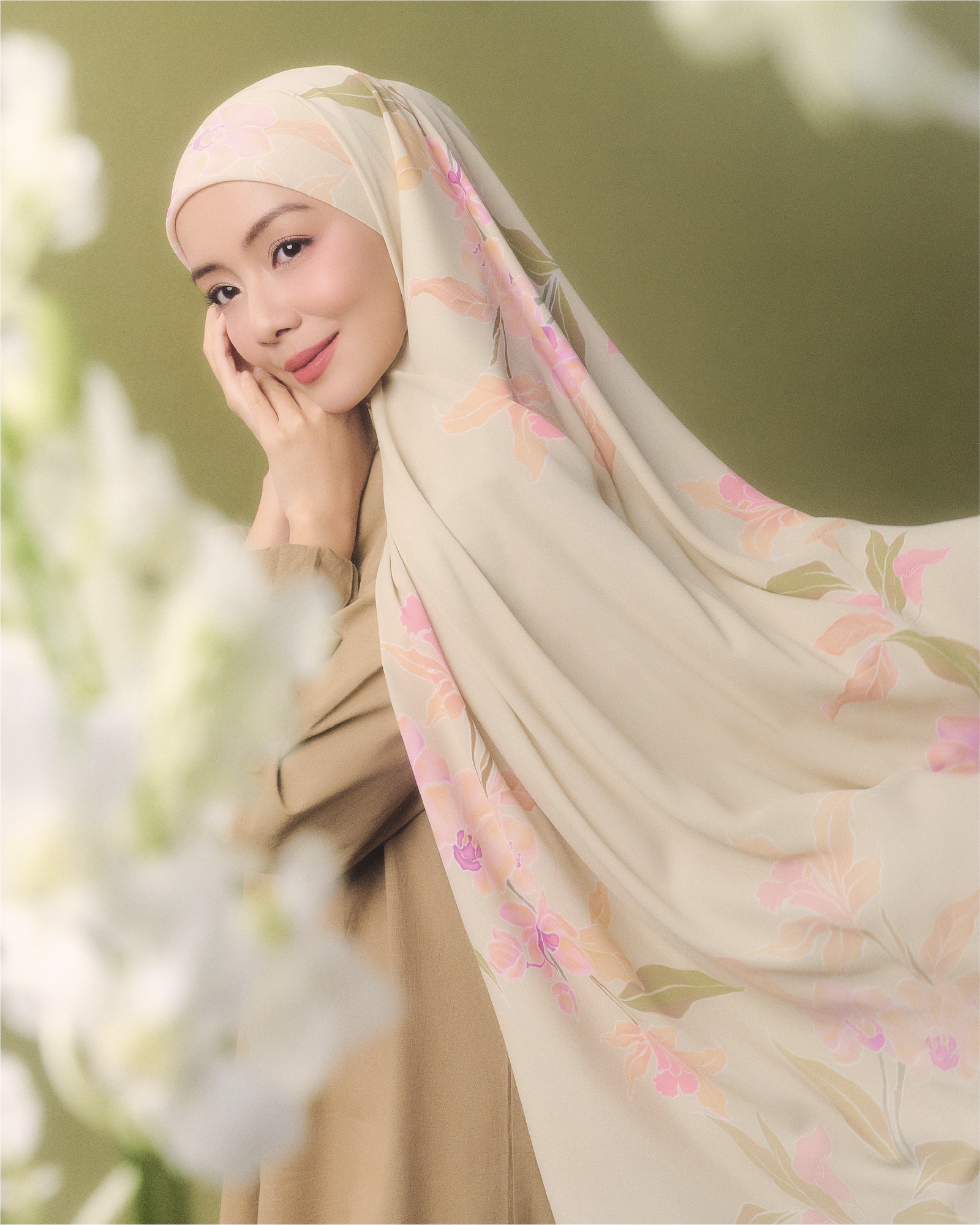 Canting II Square - Olive