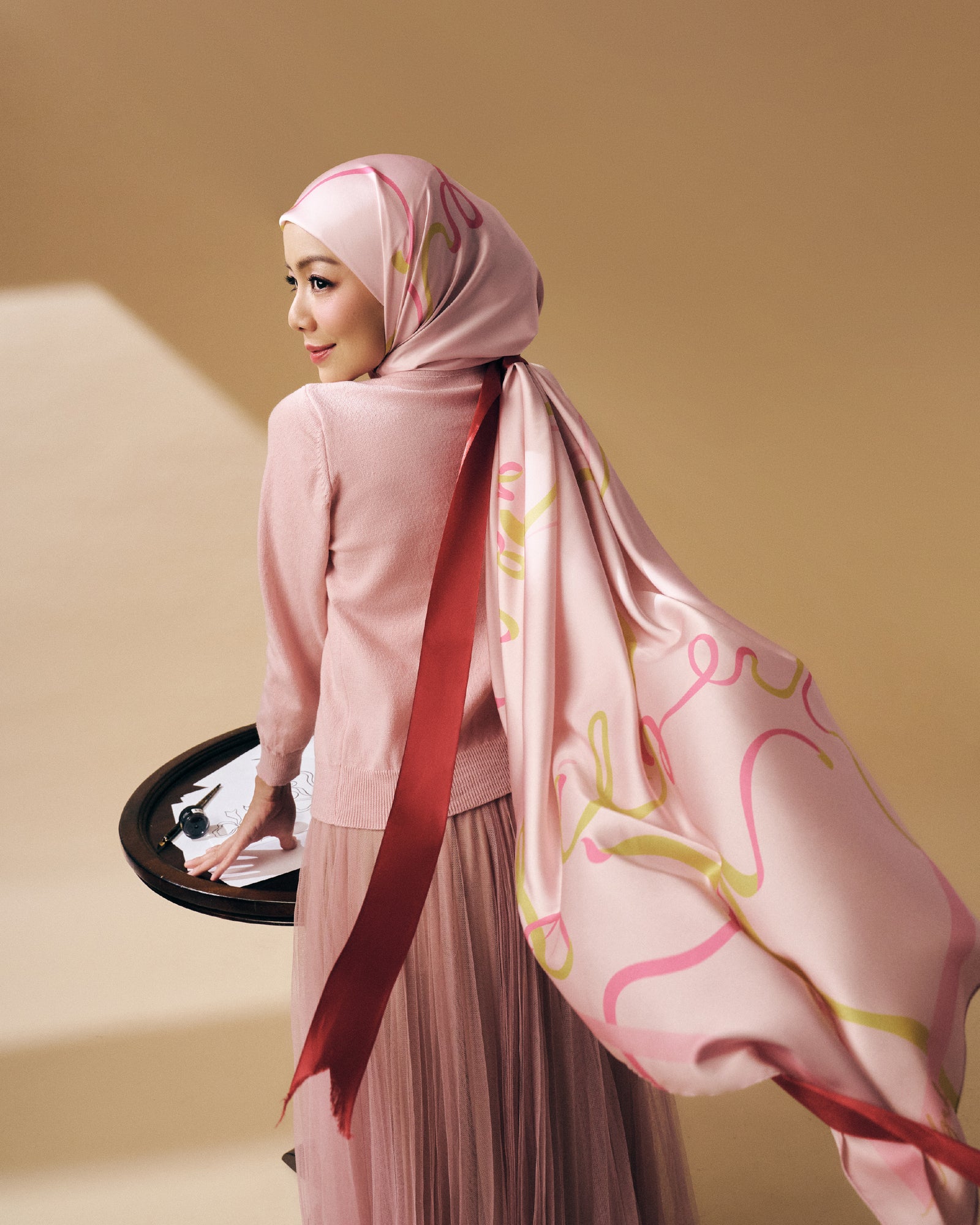 Petite Bow Satin Square - Pink