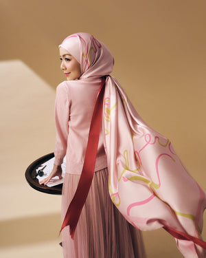 Petite Bow Satin Square - Pink