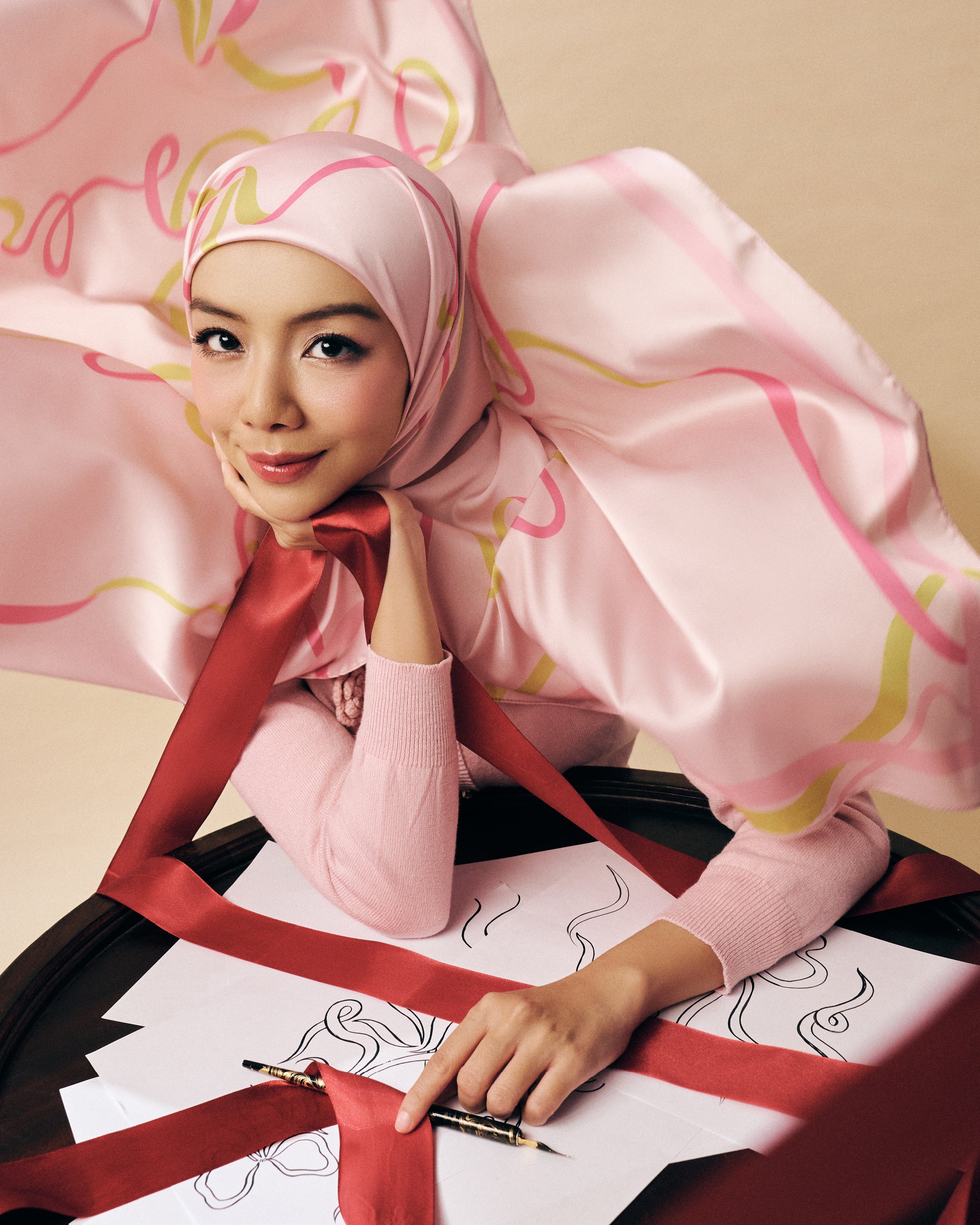 Petite Bow Satin Square - Pink
