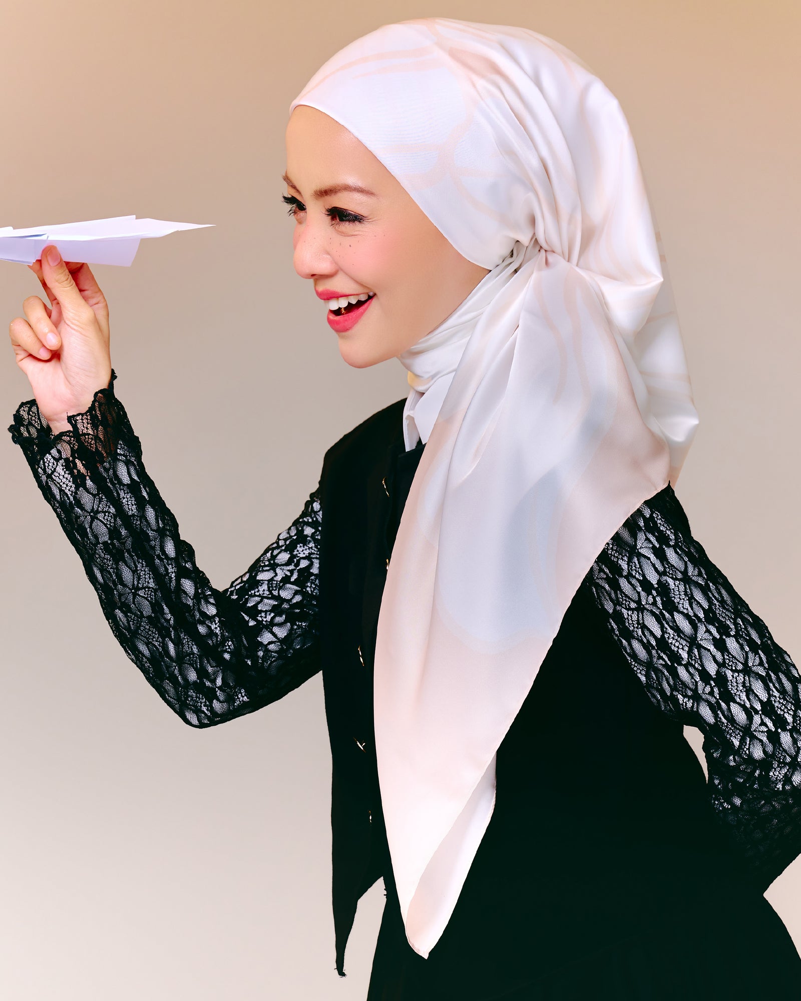 Semarak Satin Square - Putih