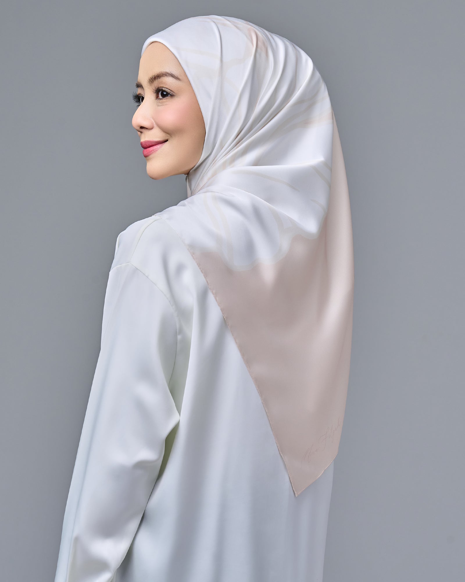 Semarak Satin Square - Putih